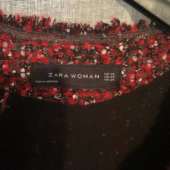 Zara red black and white boucle jacket with vegan leather sleeves - Picture 4 of 5